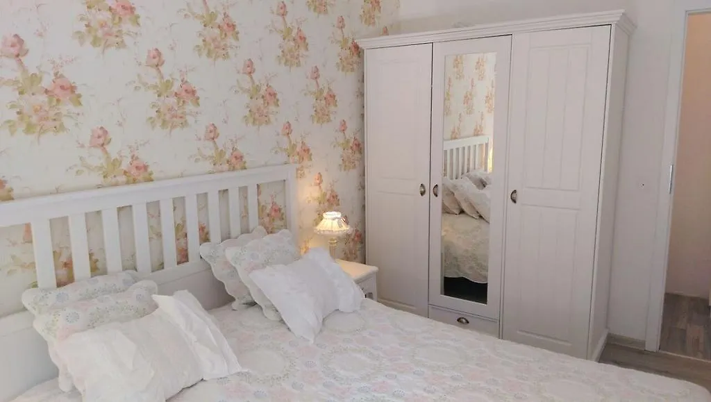 Romantic Style Apartment Berlin location